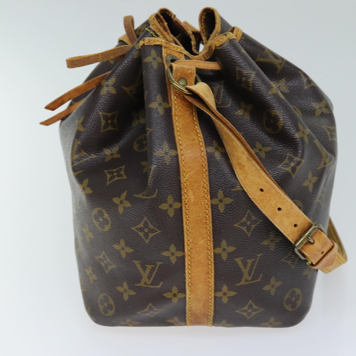 LOUIS VUITTON Monogram Petit Noe Shoulder Bag M42226 LV Auth 72816