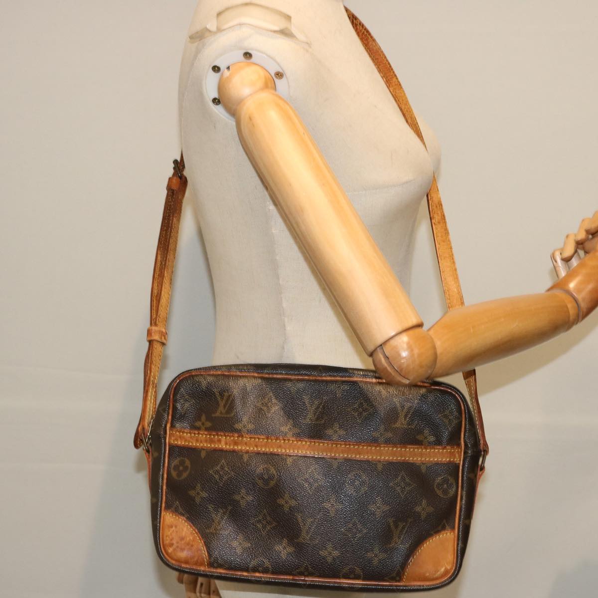 LOUIS VUITTON Monogram Trocadero 27 Shoulder Bag M51274 LV Auth 72929