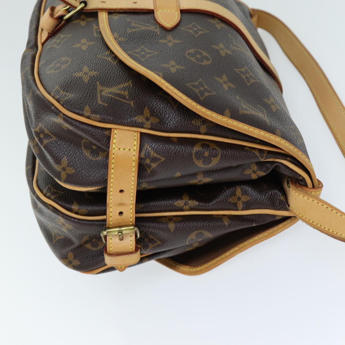 LOUIS VUITTON Monogram Saumur 30 Shoulder Bag M42256 LV Auth 72930