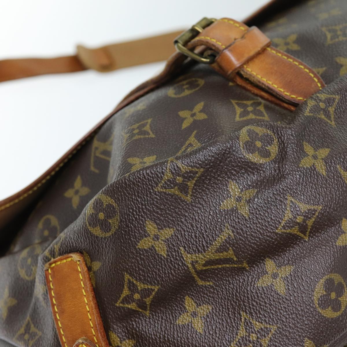 LOUIS VUITTON Monogram Saumur 43 Shoulder Bag M42252 LV Auth 72952