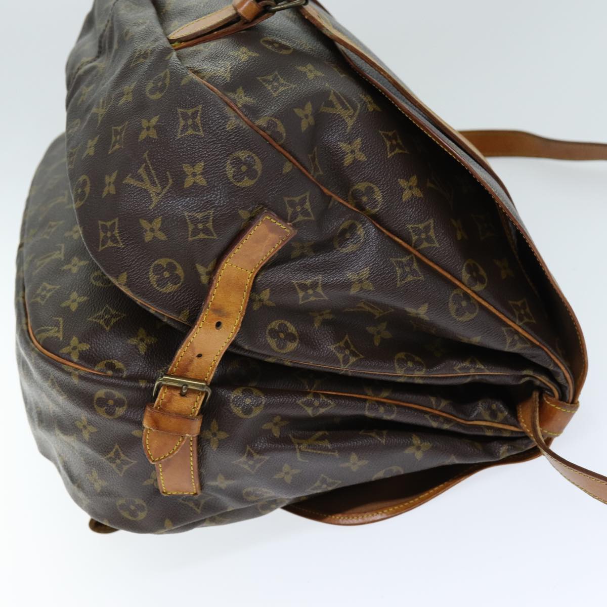 LOUIS VUITTON Monogram Saumur 43 Shoulder Bag M42252 LV Auth 72952