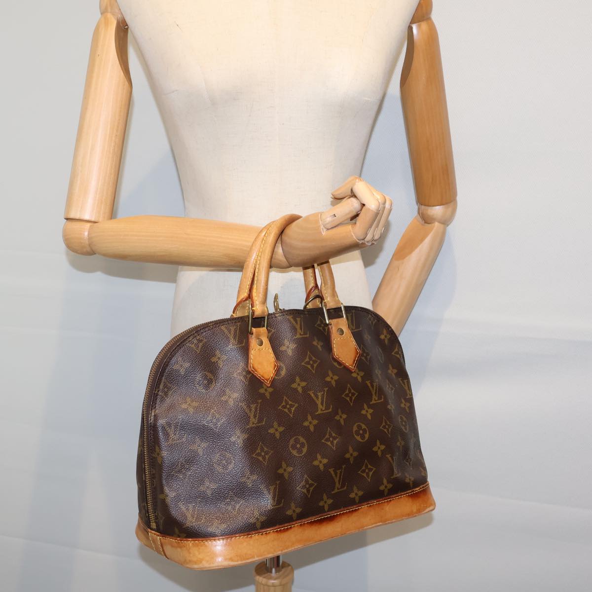 LOUIS VUITTON Monogram Alma Hand Bag M51130 LV Auth 72991