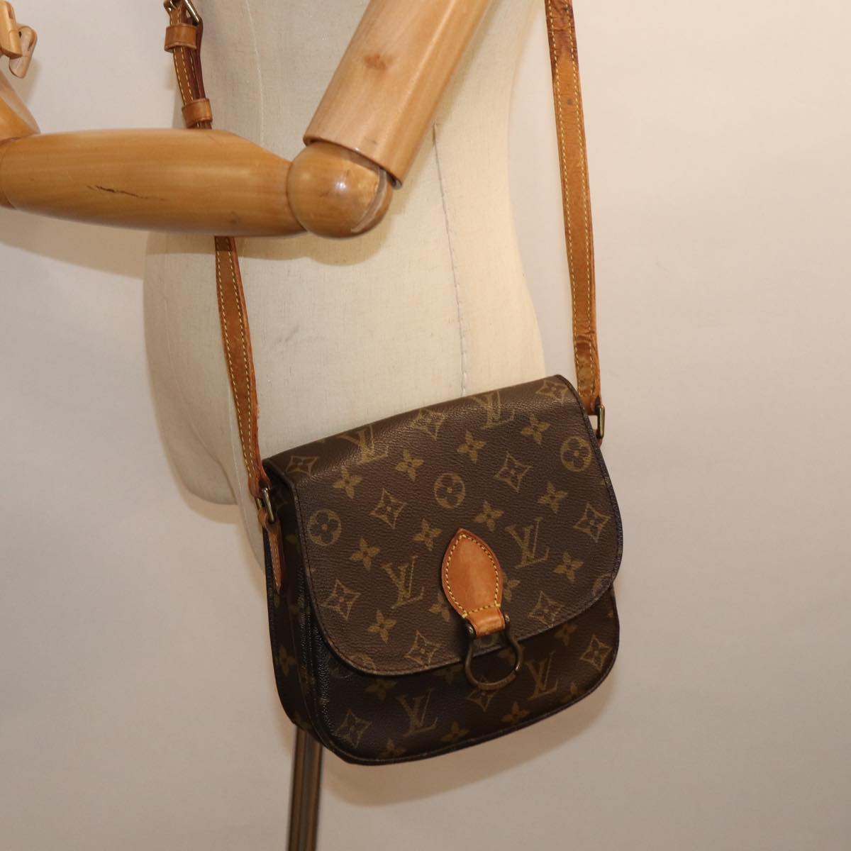 LOUIS VUITTON Monogram Saint Cloud MM Shoulder Bag M51243 LV Auth 73001