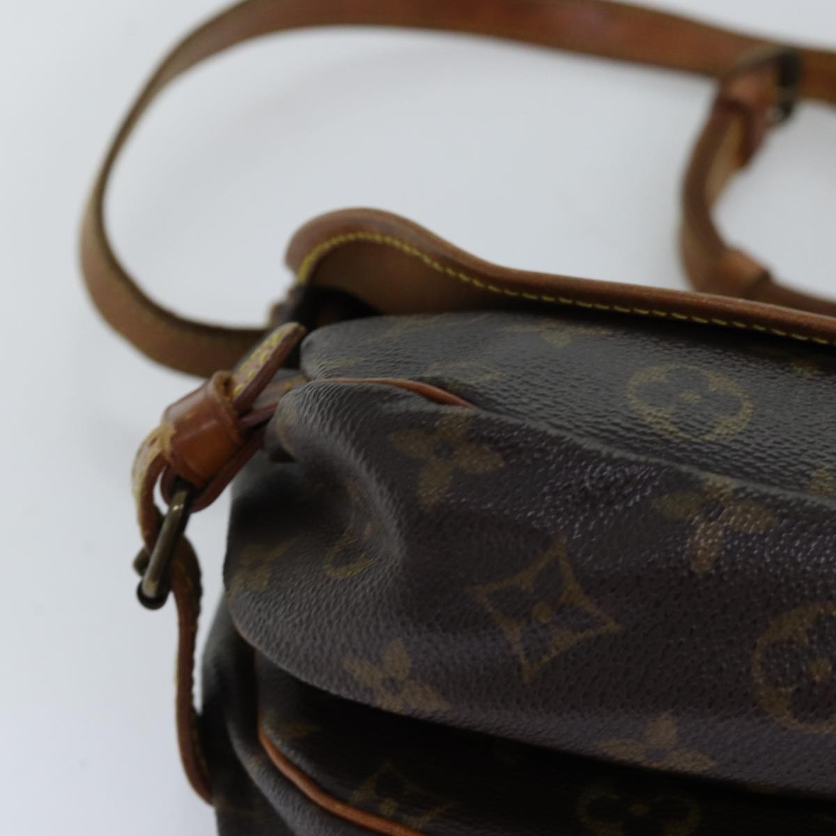 LOUIS VUITTON Monogram Saumur 30 Shoulder Bag M42256 LV Auth 73043