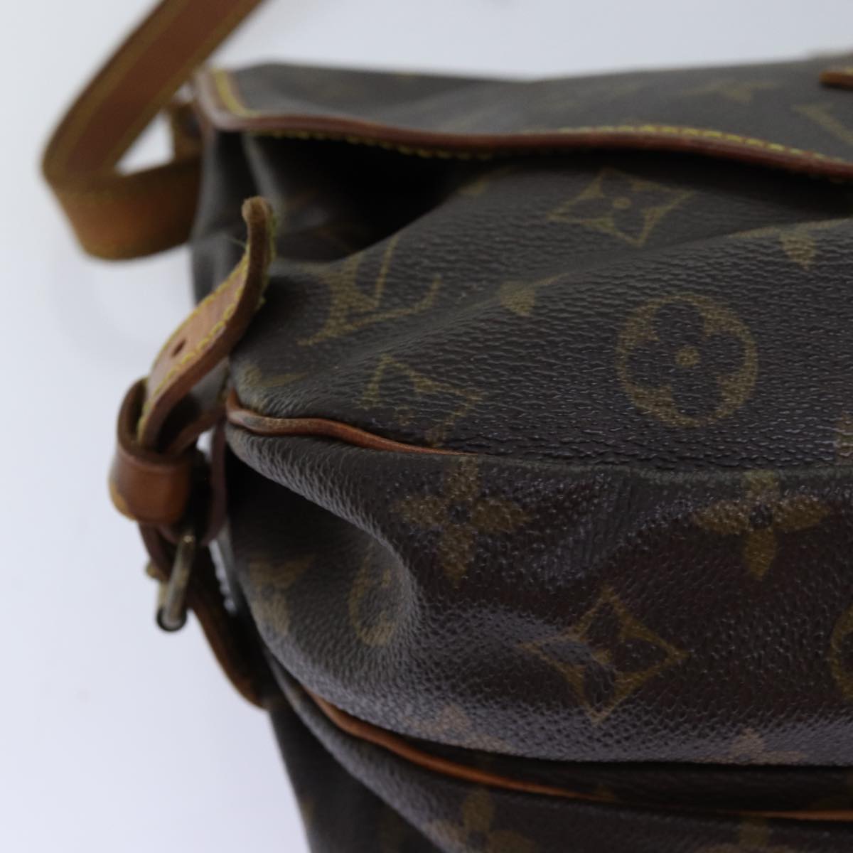 LOUIS VUITTON Monogram Saumur 30 Shoulder Bag M42256 LV Auth 73043