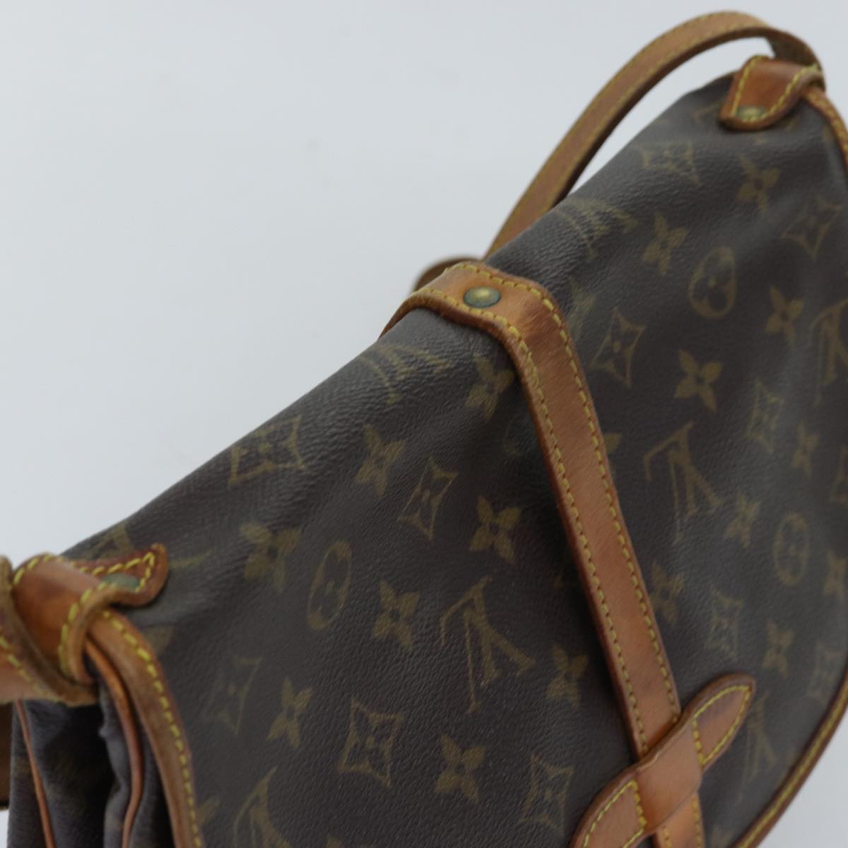 LOUIS VUITTON Monogram Saumur 30 Shoulder Bag M42256 LV Auth 73043