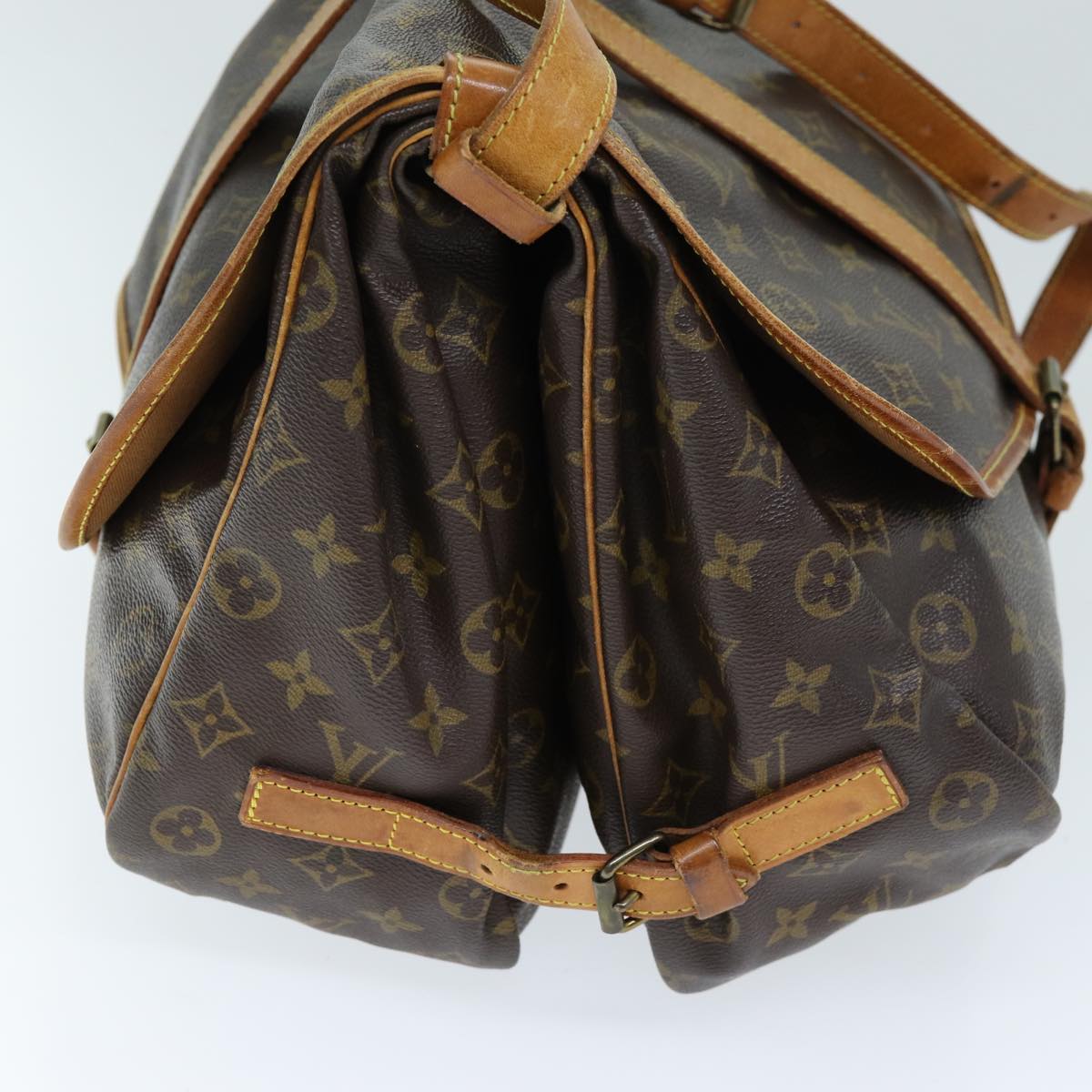 LOUIS VUITTON Monogram Saumur 35 Shoulder Bag M42254 LV Auth 73044