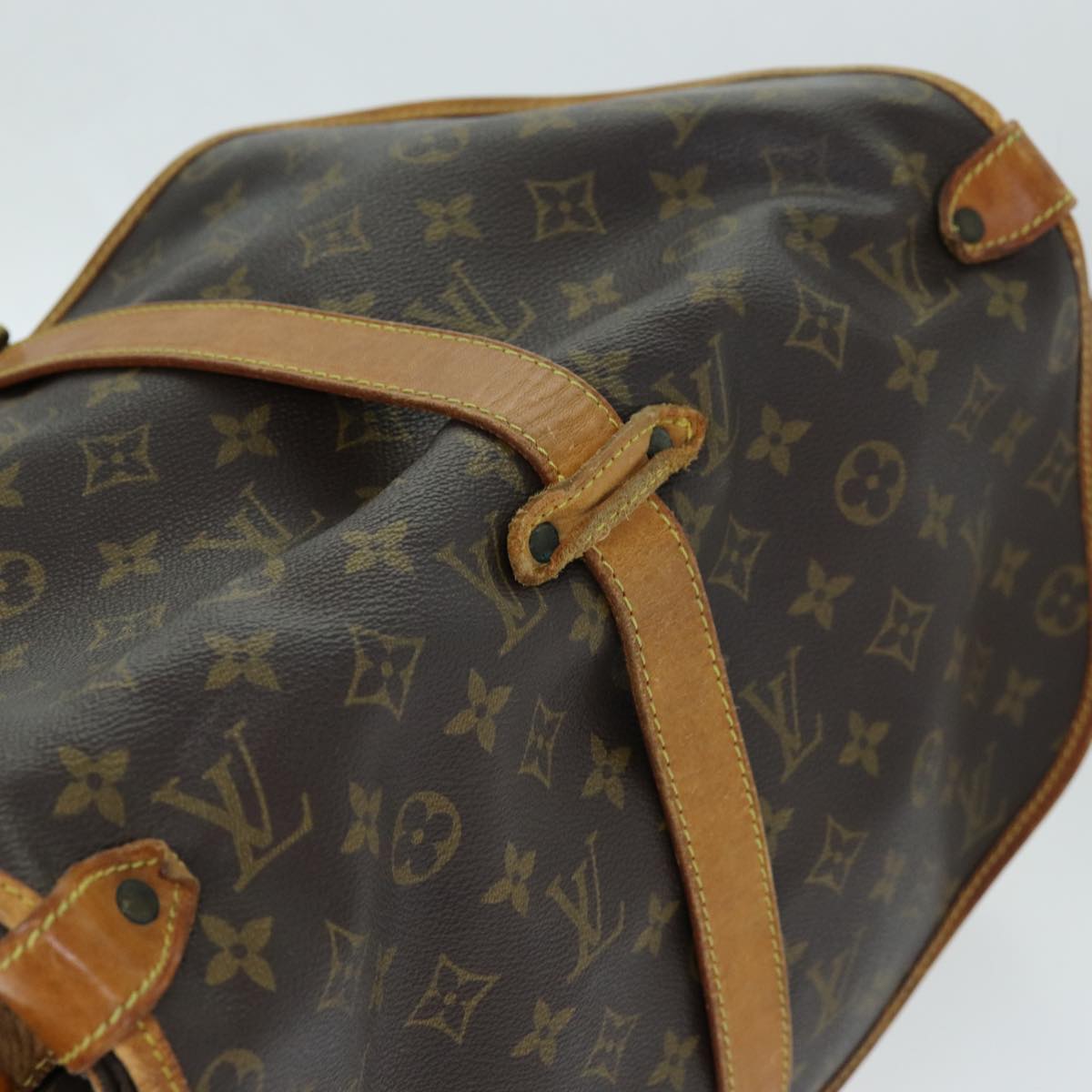 LOUIS VUITTON Monogram Saumur 35 Shoulder Bag M42254 LV Auth 73044