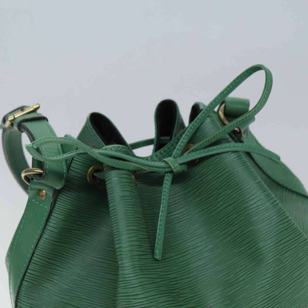 LOUIS VUITTON Epi Noe Shoulder Bag Green M44004 LV Auth 73081