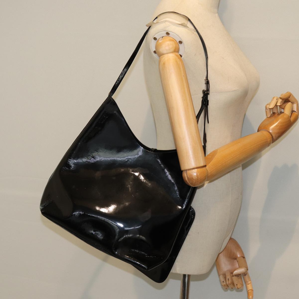 GUCCI Shoulder Bag Patent leather Black Auth 73146