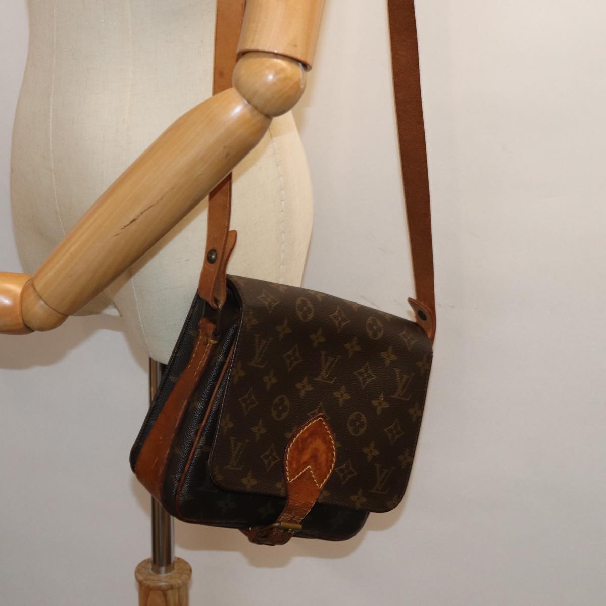 LOUIS VUITTON Monogram Cartouchiere MM Shoulder Bag M51253 LV Auth 73292