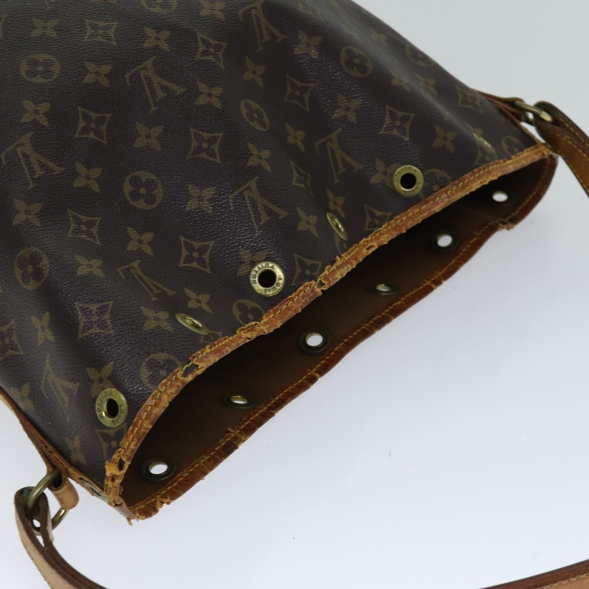 LOUIS VUITTON Monogram Noe Shoulder Bag M42224 LV Auth 73310