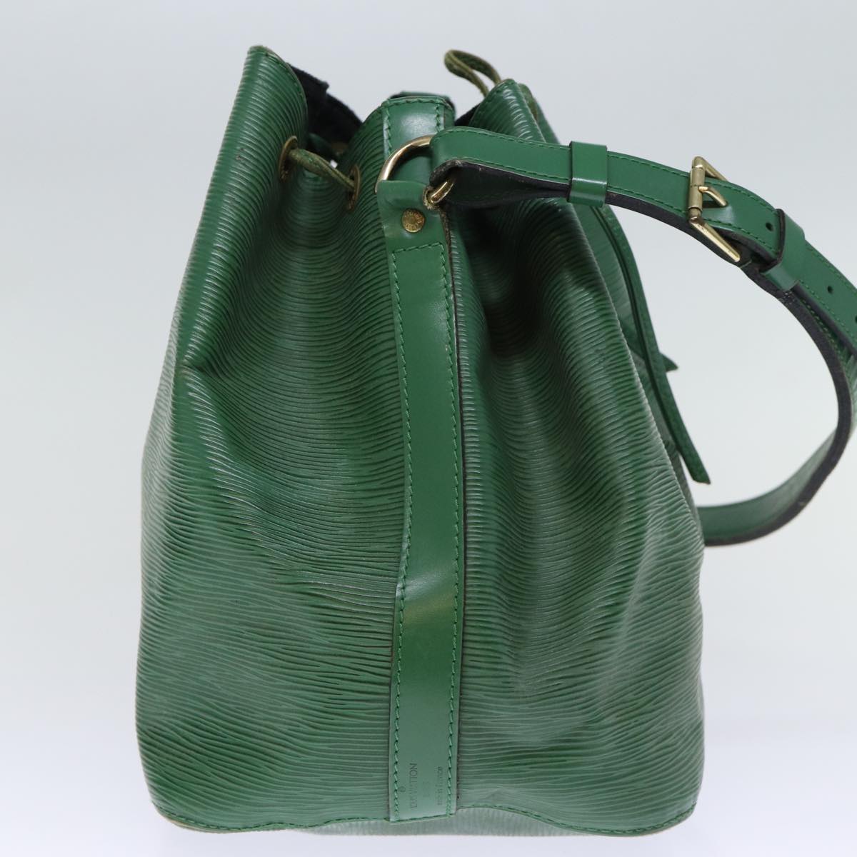 LOUIS VUITTON Epi Petit Noe Shoulder Bag Green M44104 LV Auth 73326