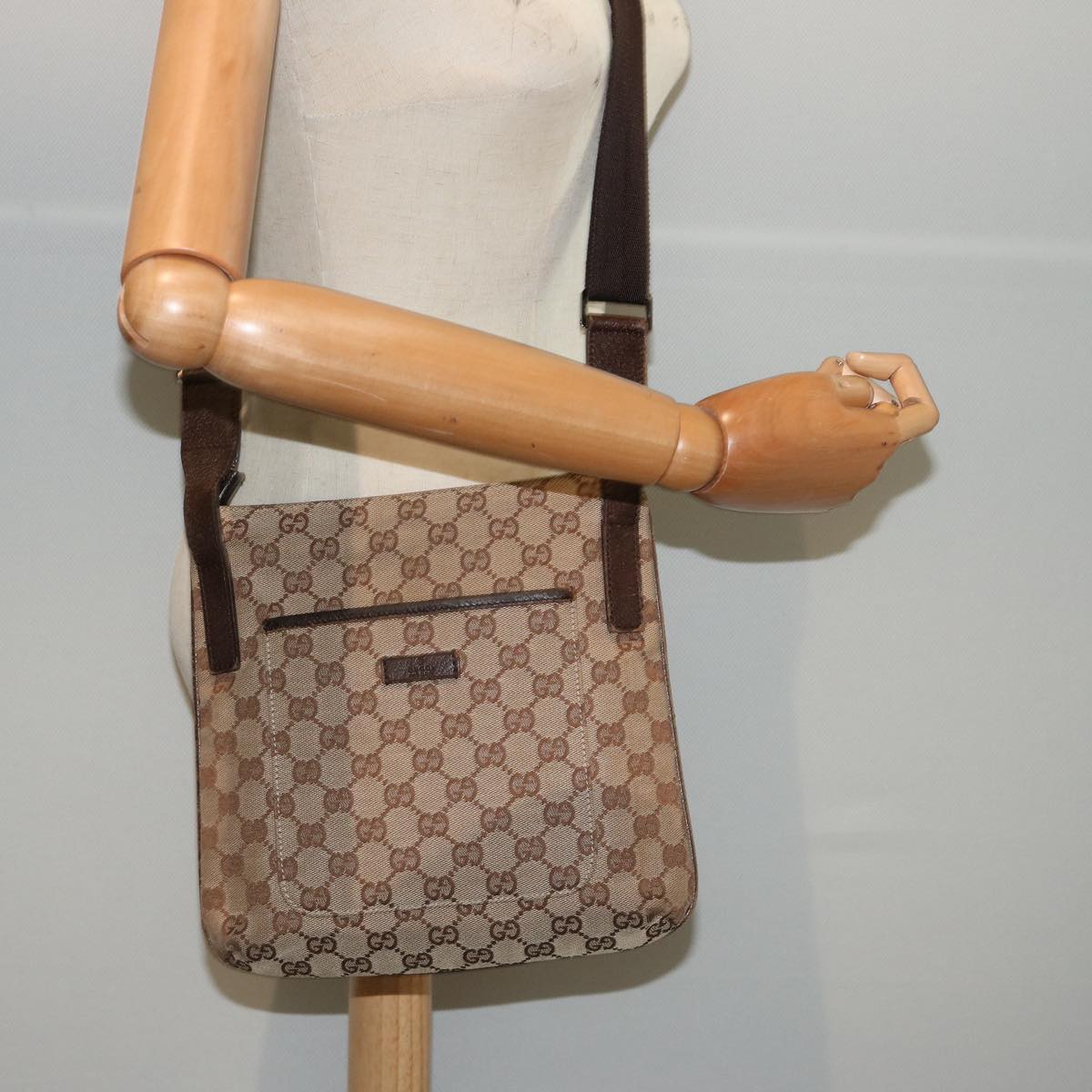 GUCCI GG Canvas Shoulder Bag Beige 122793 Auth 73373