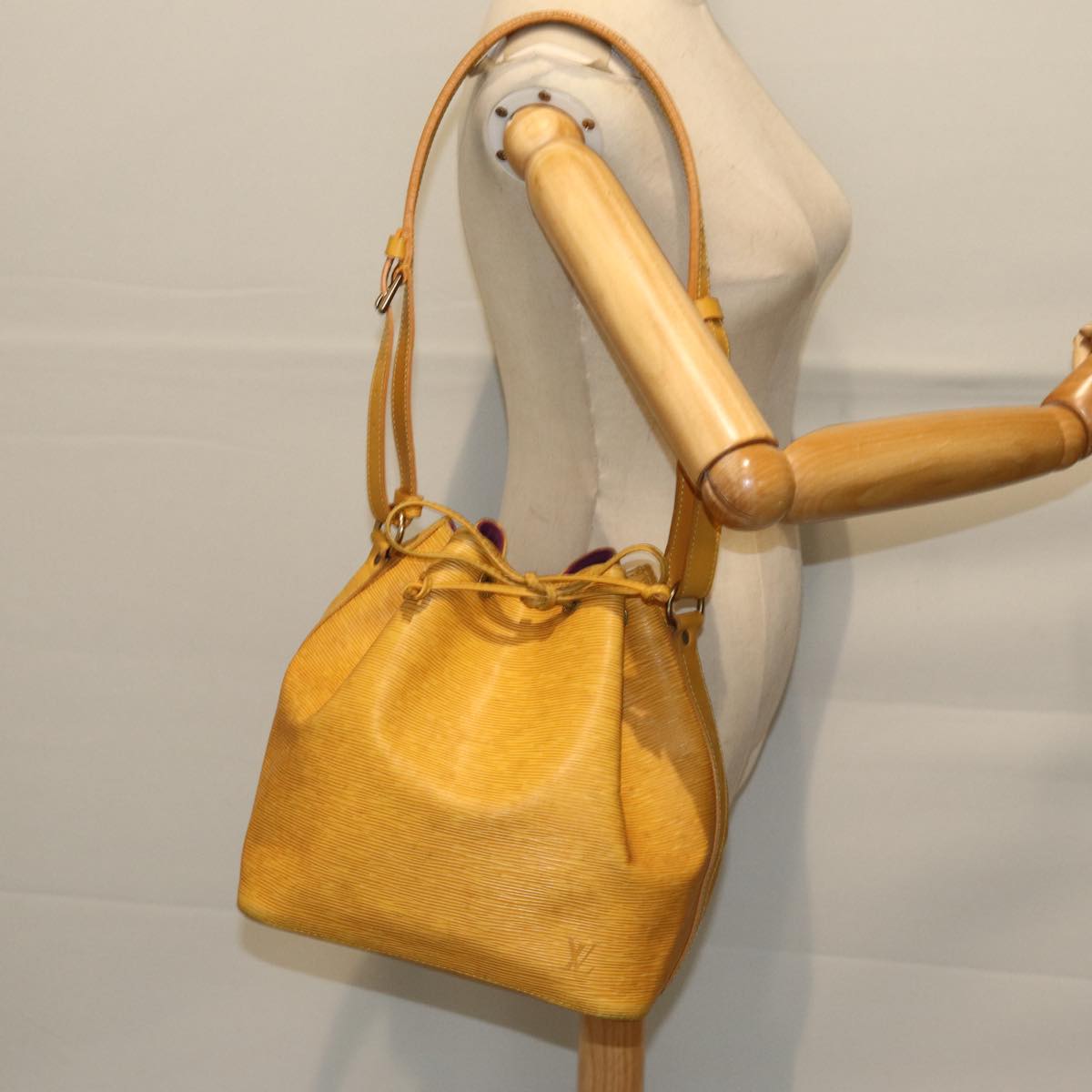 LOUIS VUITTON Epi Petit Noe Shoulder Bag Tassili Yellow M44109 LV Auth 73434