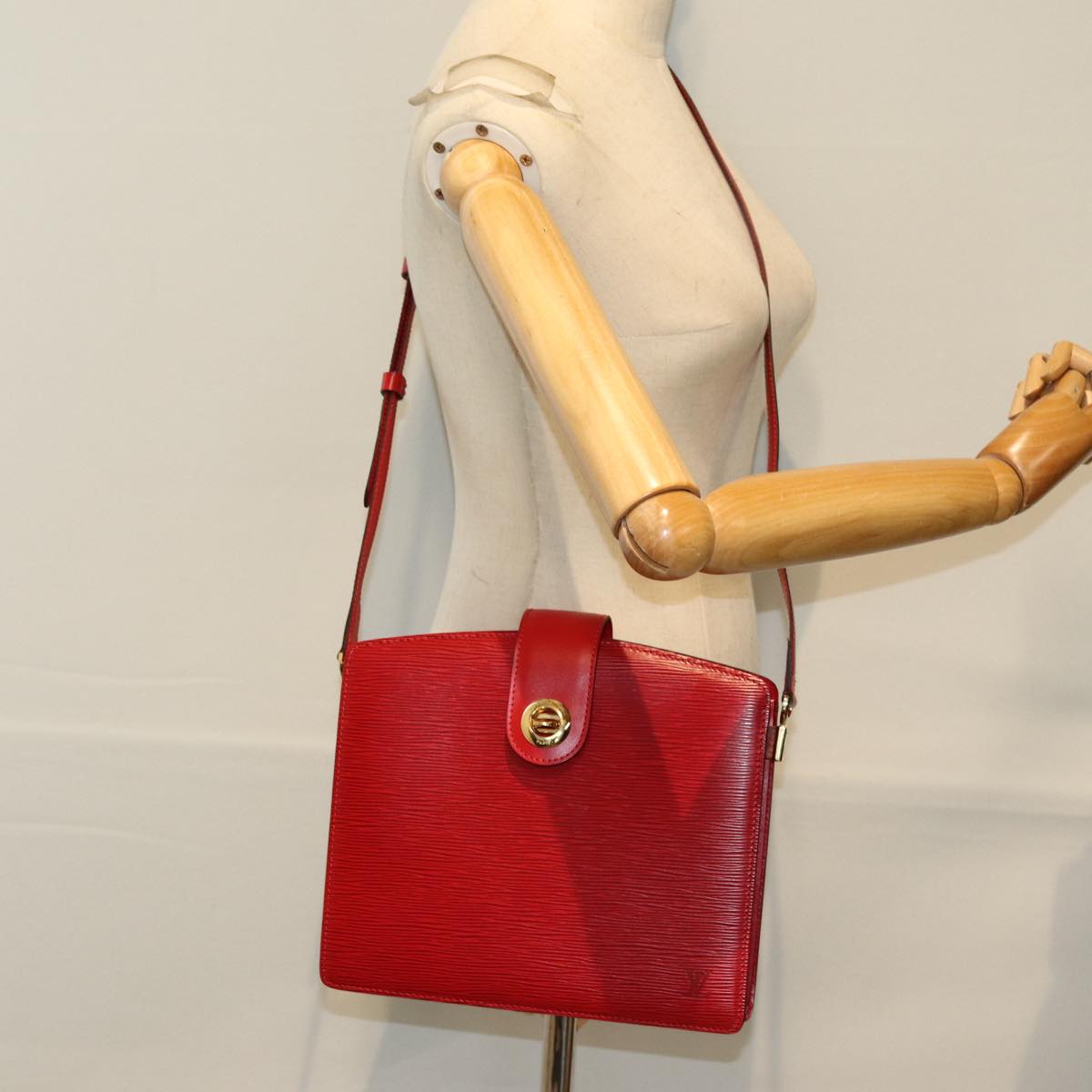 LOUIS VUITTON Epi Capuchin Shoulder Bag Red M52347 LV Auth 73483