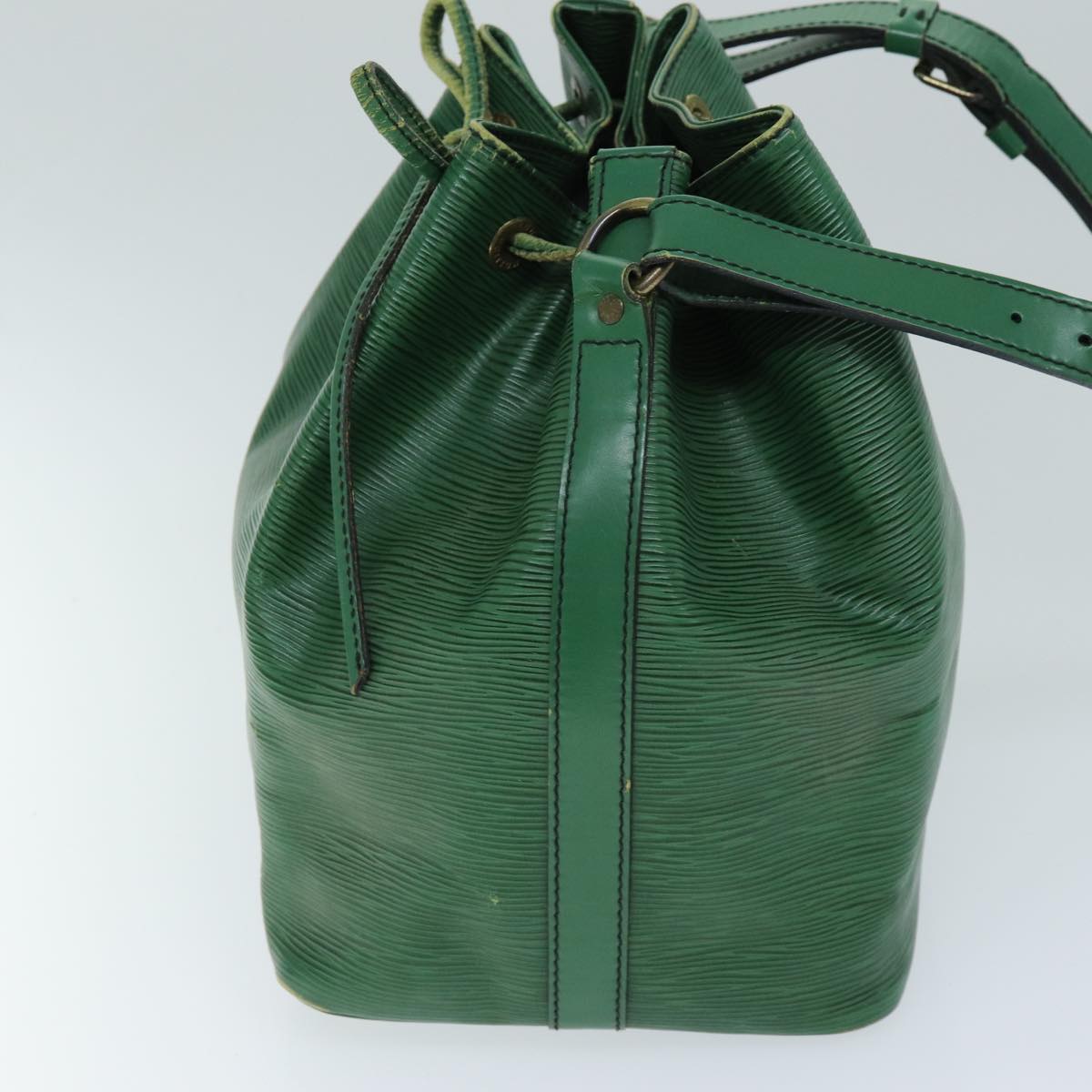 LOUIS VUITTON Epi Petit Noe Shoulder Bag Green M44104 LV Auth 73532