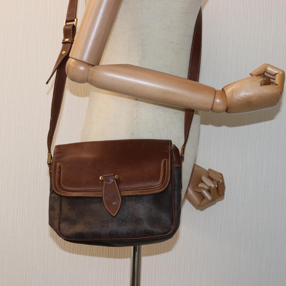 GUCCI GG Canvas Shoulder Bag Brown 007 256 0084 Auth 73658