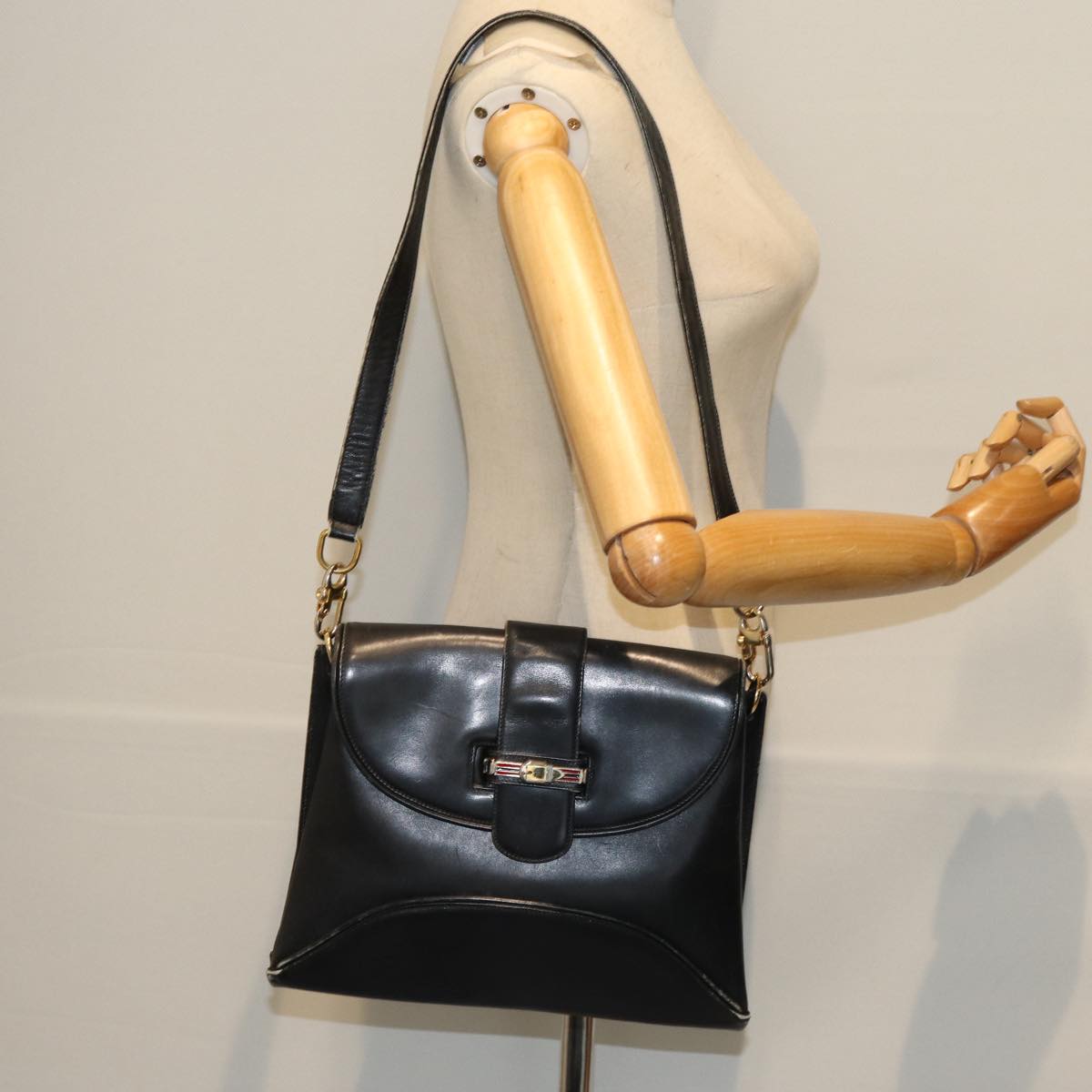 GUCCI Shoulder Bag Leather Black Auth 73737