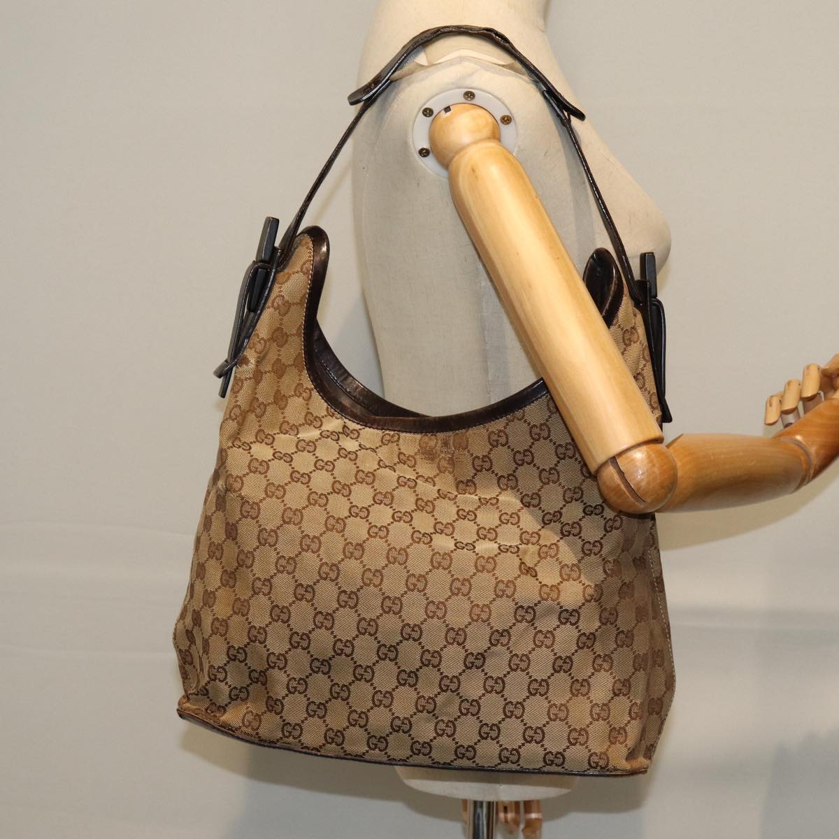 GUCCI GG Canvas Shoulder Bag Beige 106242 Auth 73740