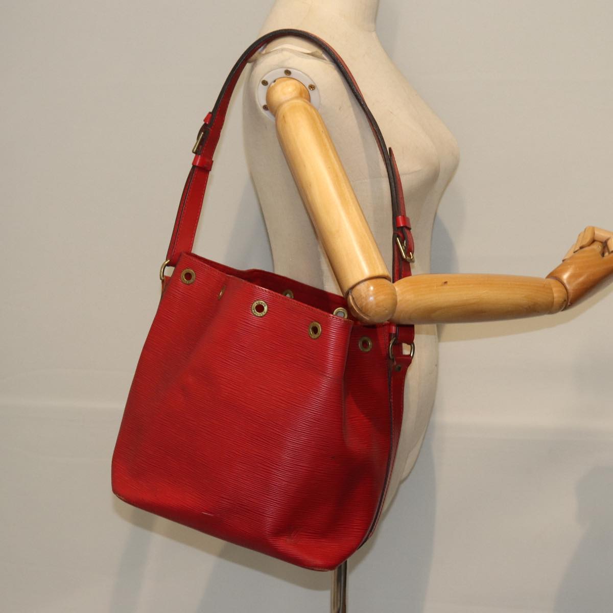 LOUIS VUITTON Epi Petit Noe Shoulder Bag Red M44107 LV Auth 73920