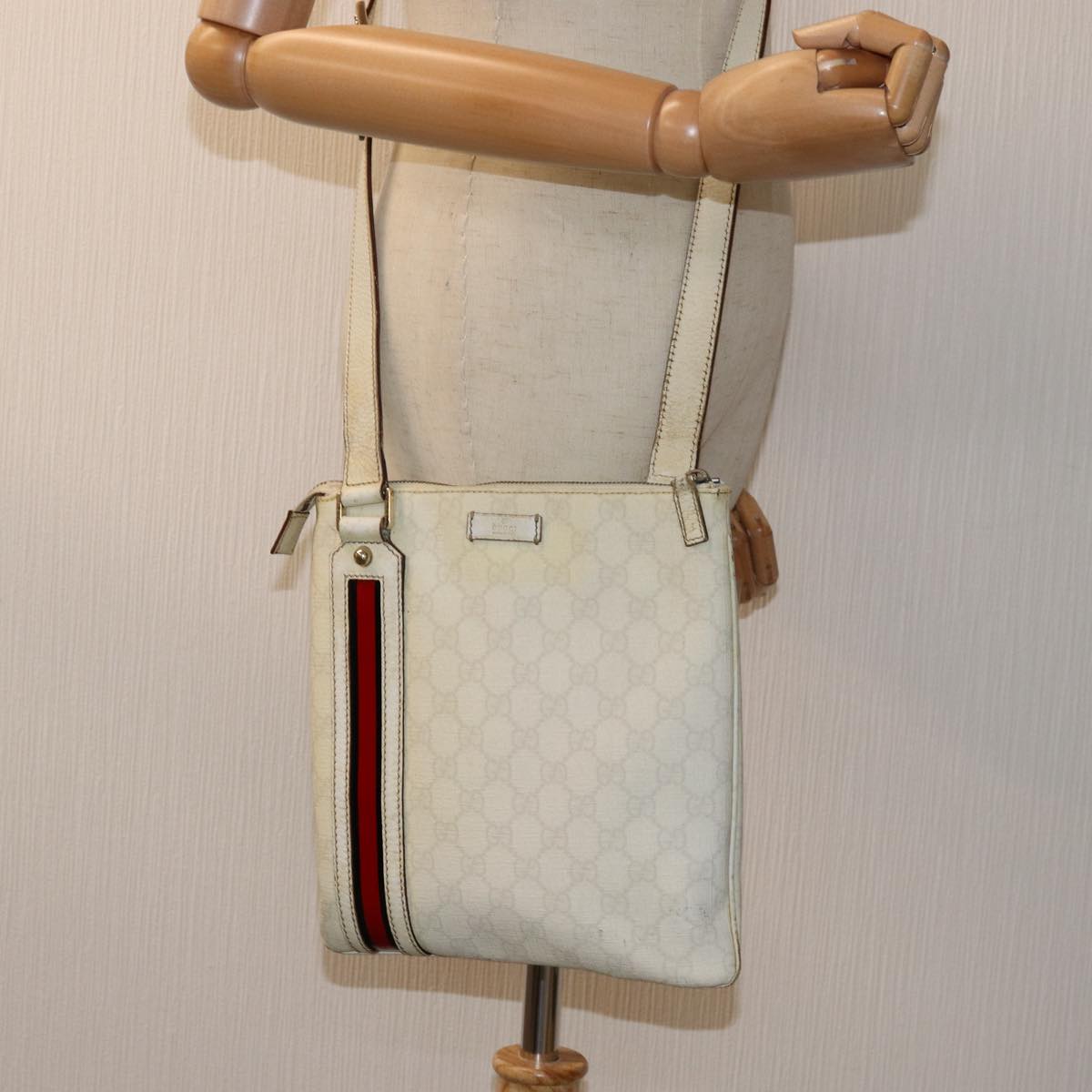 GUCCI GG Canvas Sherry Line Shoulder Bag PVC White Red Navy 153244 Auth 73983