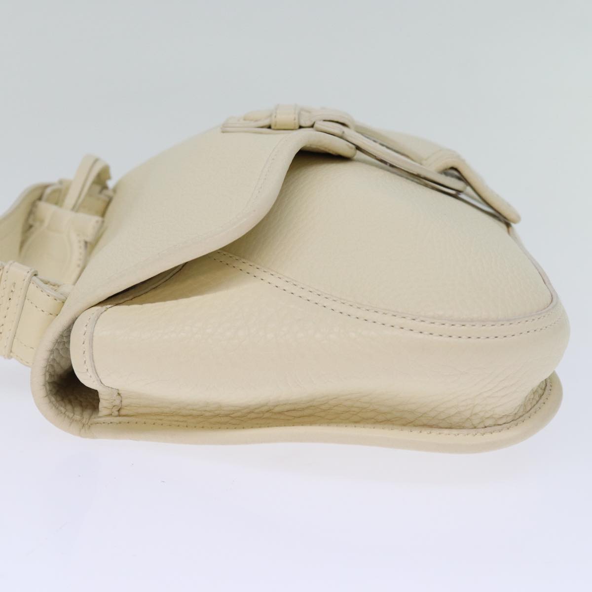 Salvatore Ferragamo Shoulder Bag Leather Cream Auth 73991