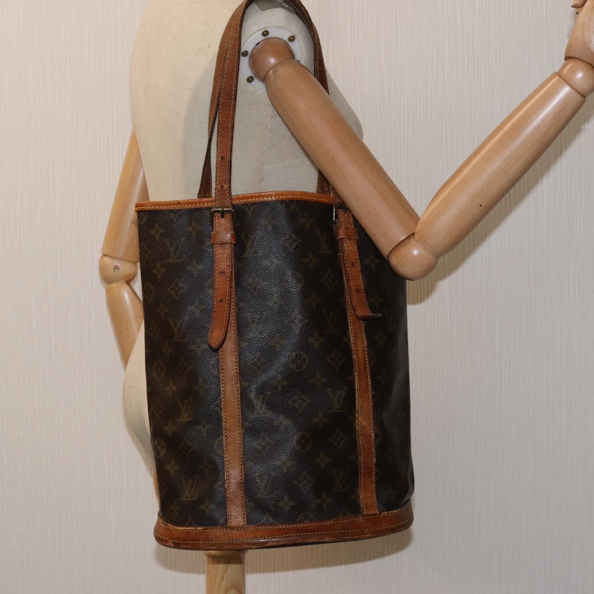 LOUIS VUITTON Monogram Bucket GM Shoulder Bag M42236 LV Auth 74078