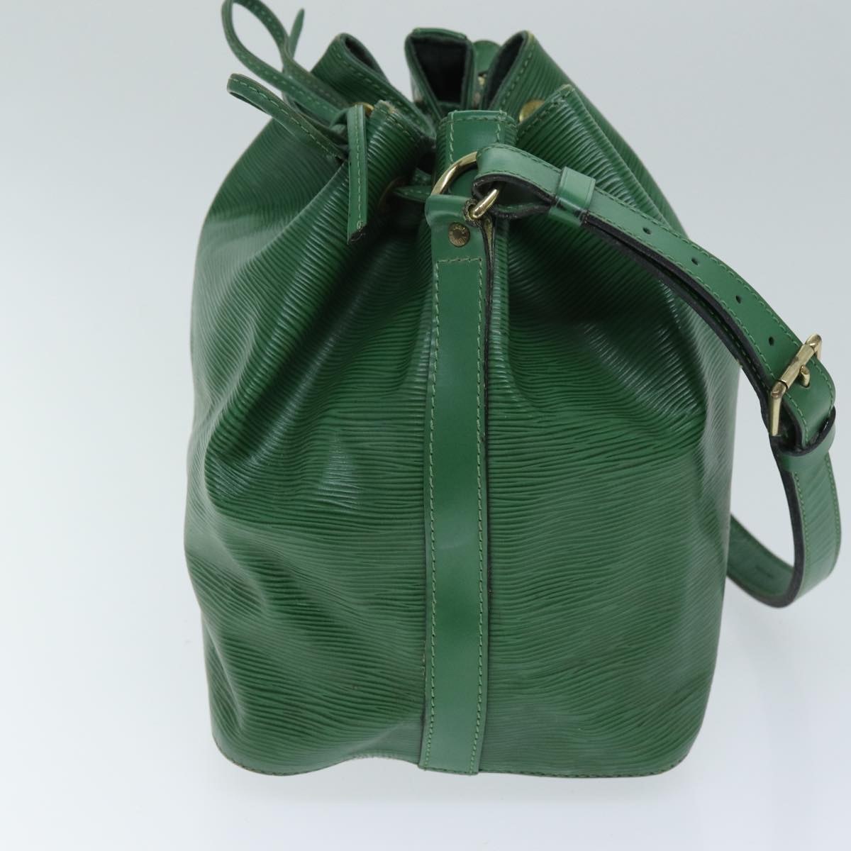 LOUIS VUITTON Epi Petit Noe Shoulder Bag Green M44104 LV Auth 74144