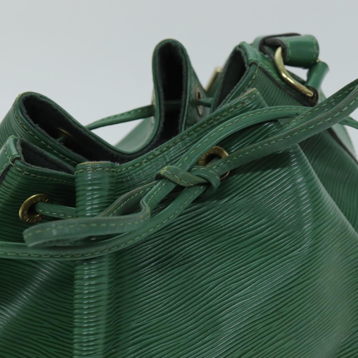 LOUIS VUITTON Epi Petit Noe Shoulder Bag Green M44104 LV Auth 74144