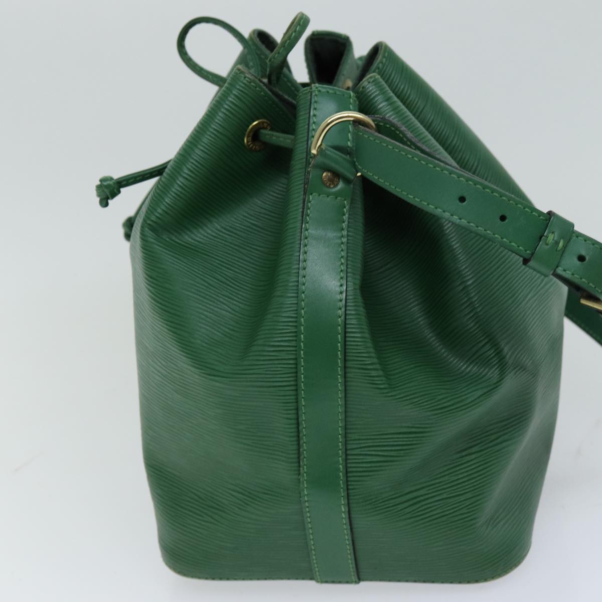 LOUIS VUITTON Epi Petit Noe Shoulder Bag Green M44104 LV Auth 74295