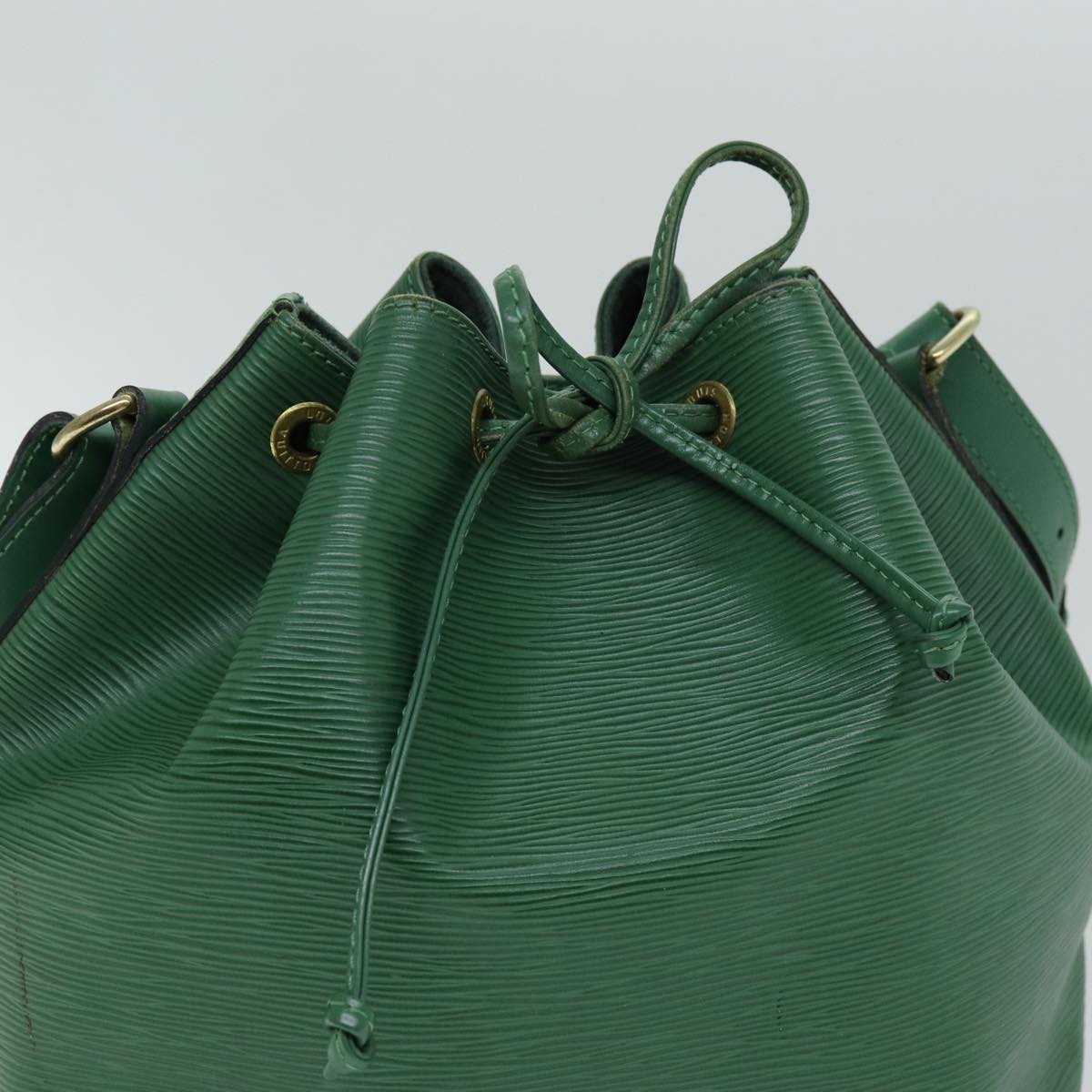 LOUIS VUITTON Epi Petit Noe Shoulder Bag Green M44104 LV Auth 74295