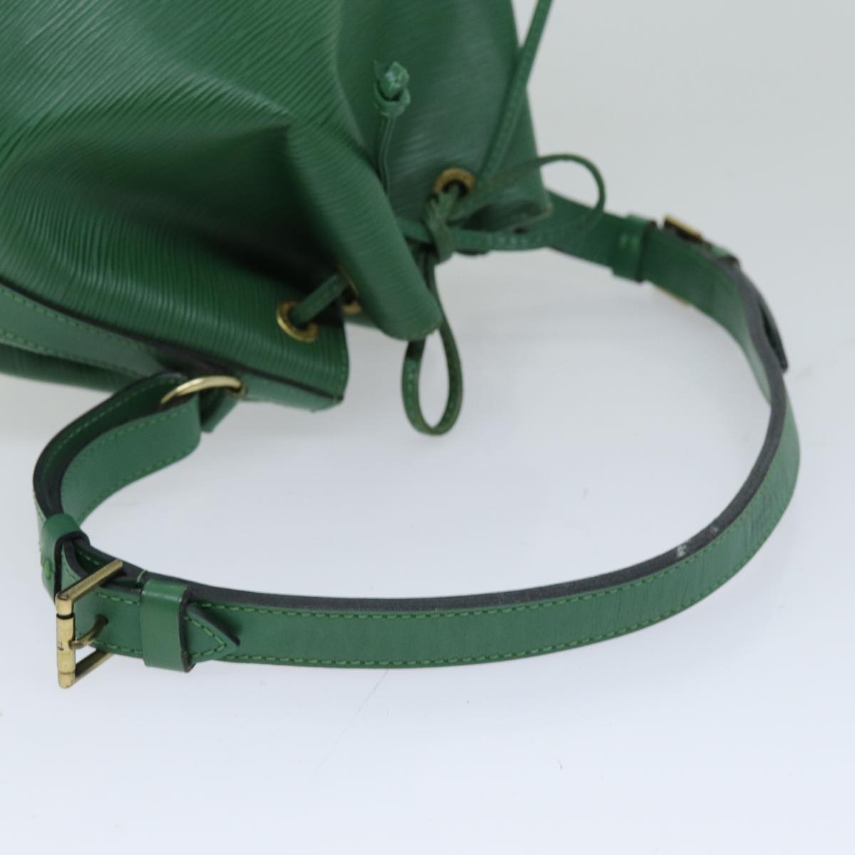 LOUIS VUITTON Epi Petit Noe Shoulder Bag Green M44104 LV Auth 74295