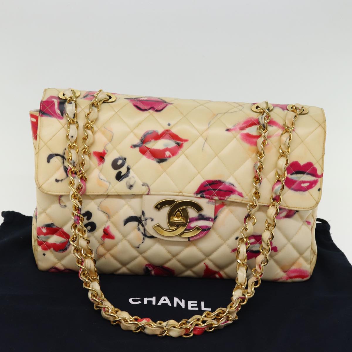 CHANEL Matelasse Chain Shoulder Bag Patent leather Cream CC Auth 74406A