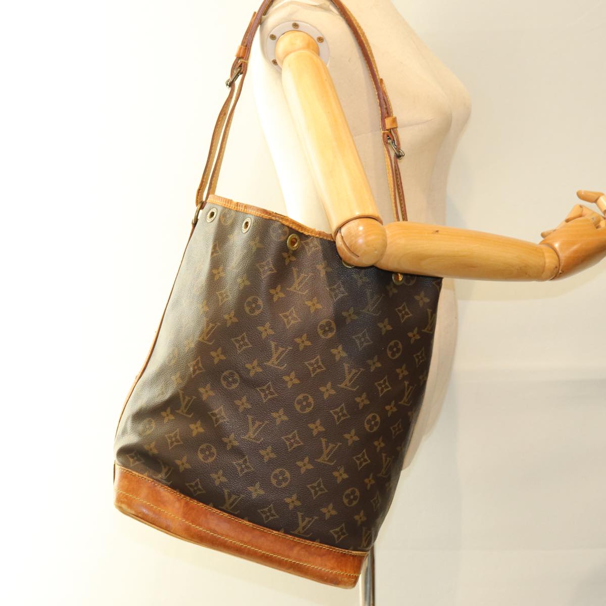 LOUIS VUITTON Monogram Noe Shoulder Bag M42224 LV Auth 74532