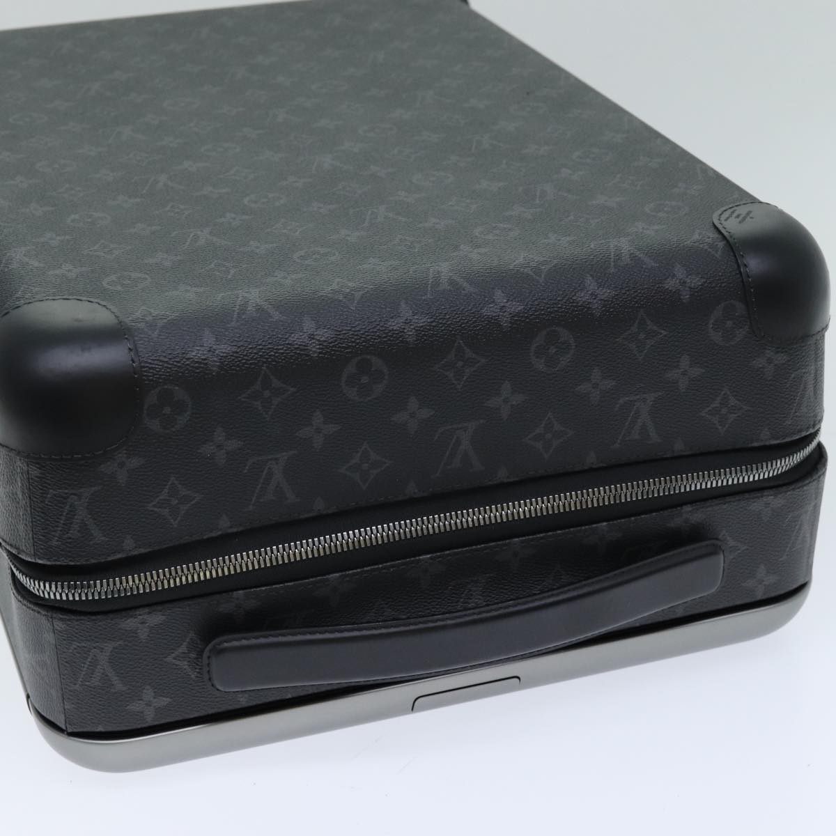 LOUIS VUITTON Monogram Eclipse Horizon 50 Suitcase M10252 LV Auth 74683SA