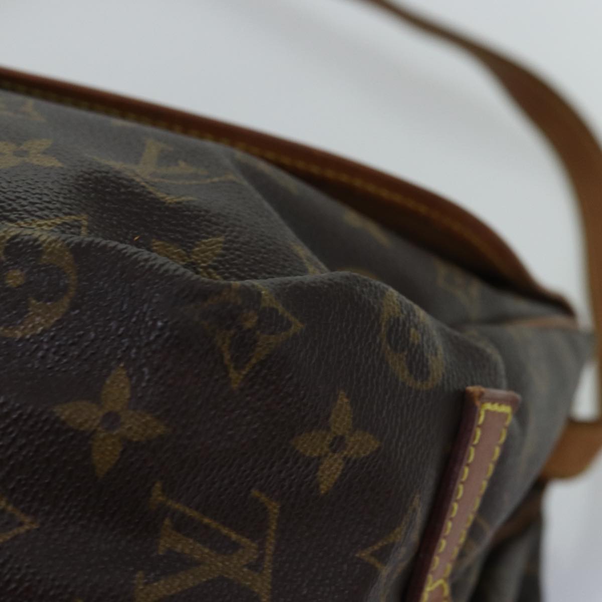 LOUIS VUITTON Monogram Saumur 35 Shoulder Bag M42254 LV Auth 74714