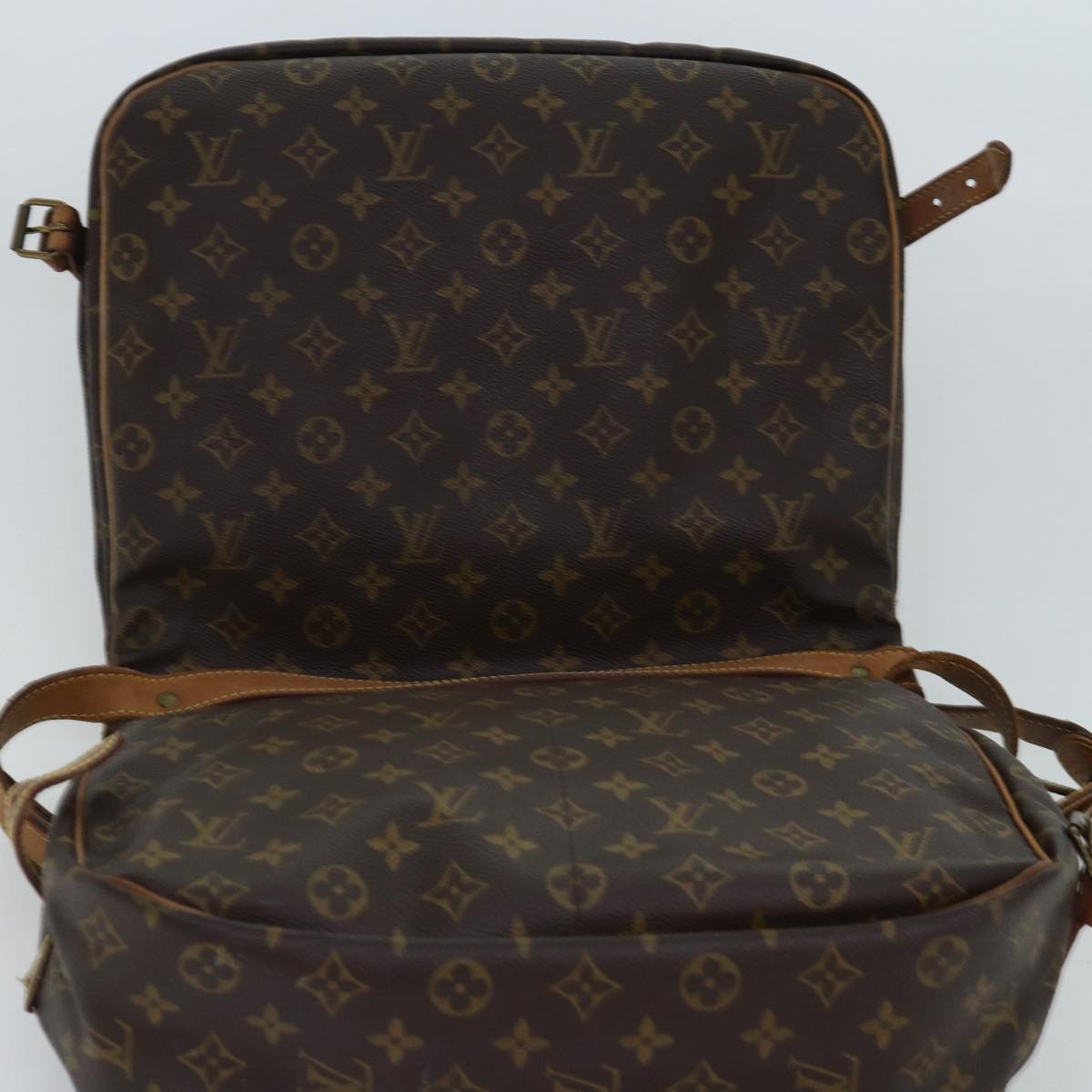 LOUIS VUITTON Monogram Saumur 35 Shoulder Bag M42254 LV Auth 74714