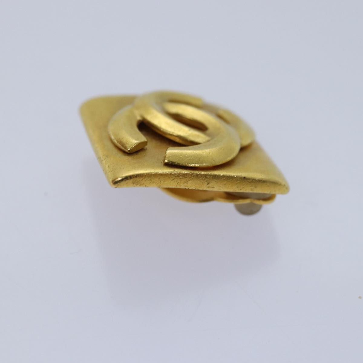 CHANEL Earring Gold Tone CC Auth 74758