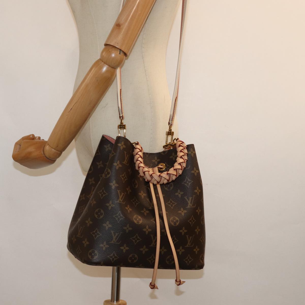 LOUIS VUITTON Monogram Neo Noe Shoulder Bag M45577 LV Auth 74764S