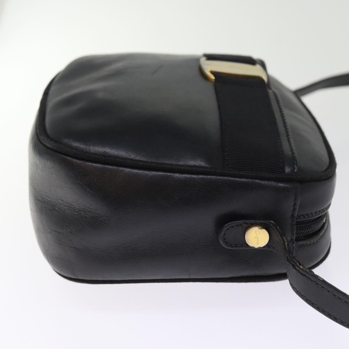 Salvatore Ferragamo Shoulder Bag Leather Black Auth 74810