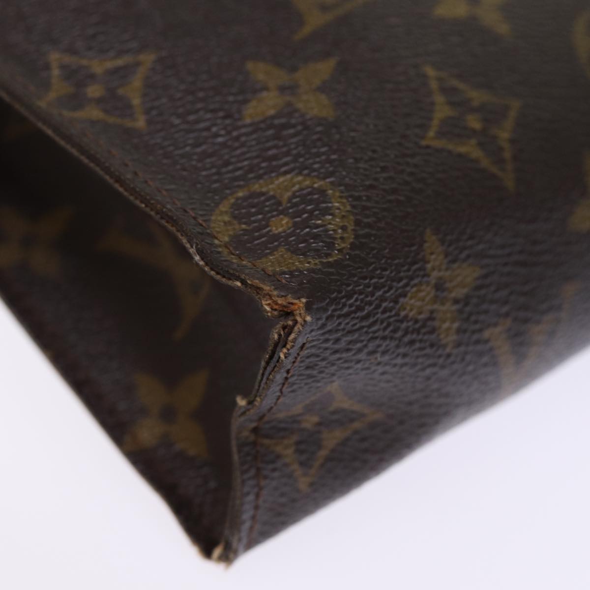 LOUIS VUITTON Monogram Poche Toilette 26 Pouch M47542 LV Auth 75023