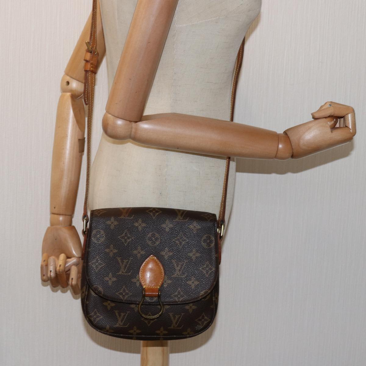 LOUIS VUITTON Monogram Saint Cloud MM Shoulder Bag M51243 LV Auth 75029