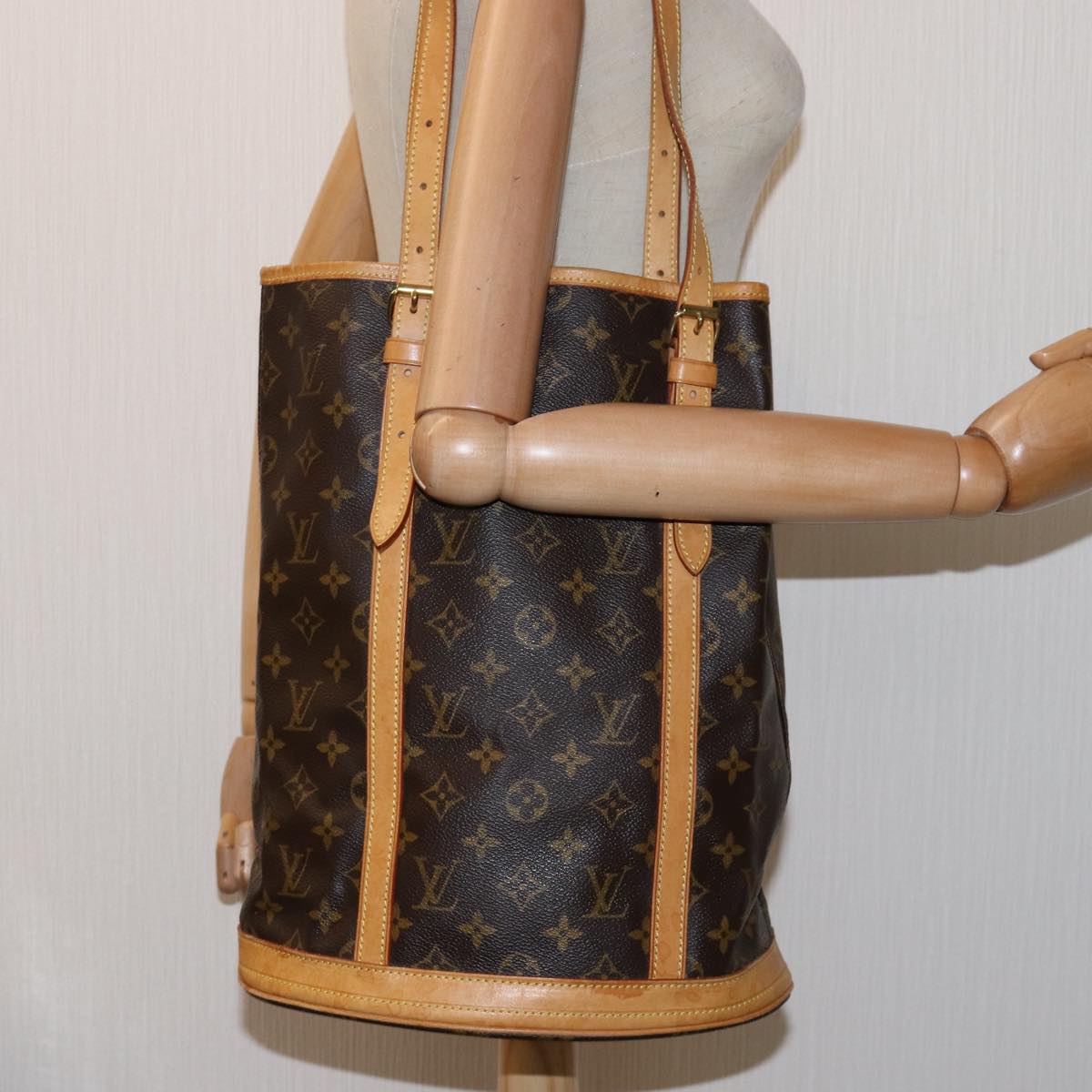 LOUIS VUITTON Monogram Bucket GM Shoulder Bag M42236 LV Auth 75082