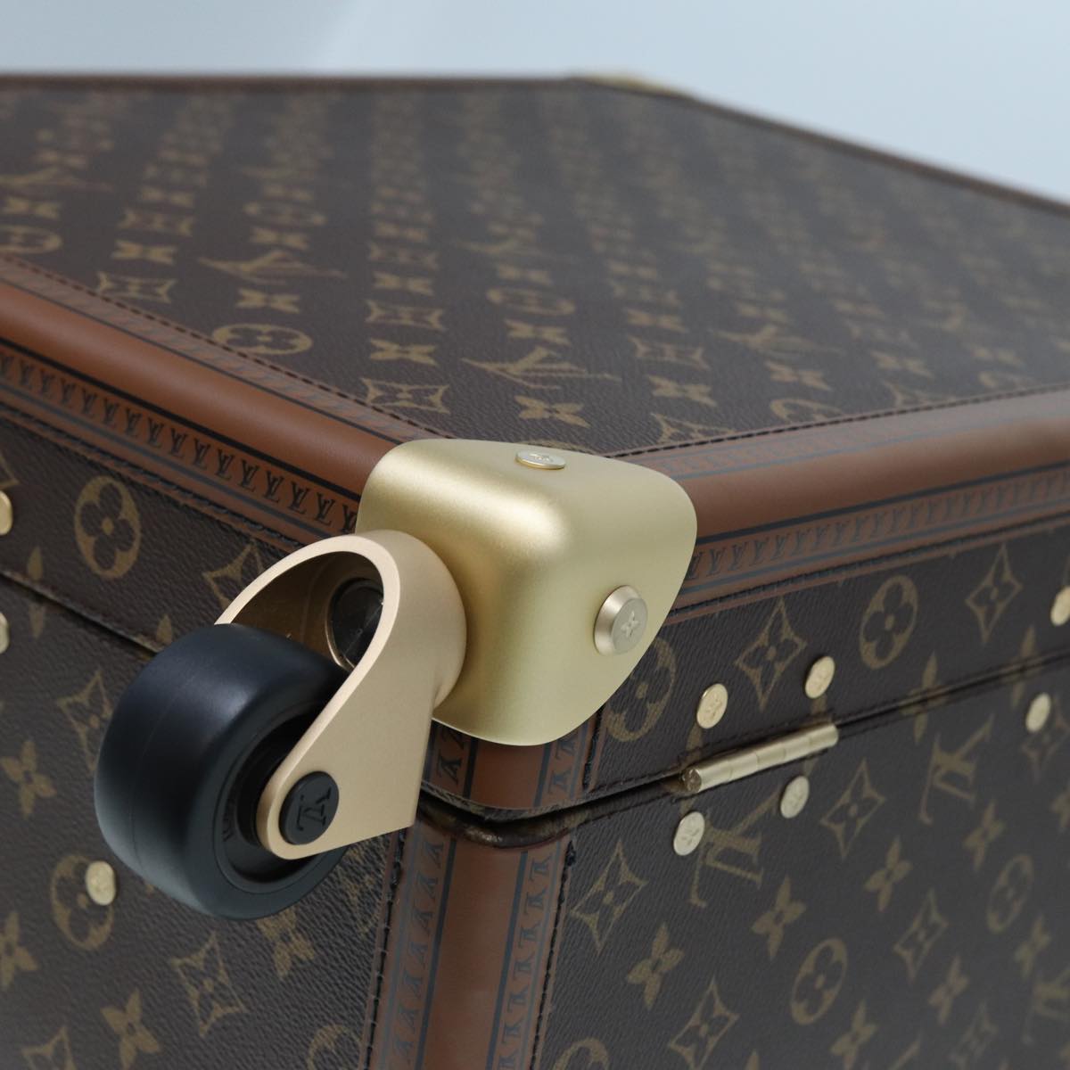 LOUIS VUITTON Monogram Rolling Trunk M20212 LV Auth 75137S