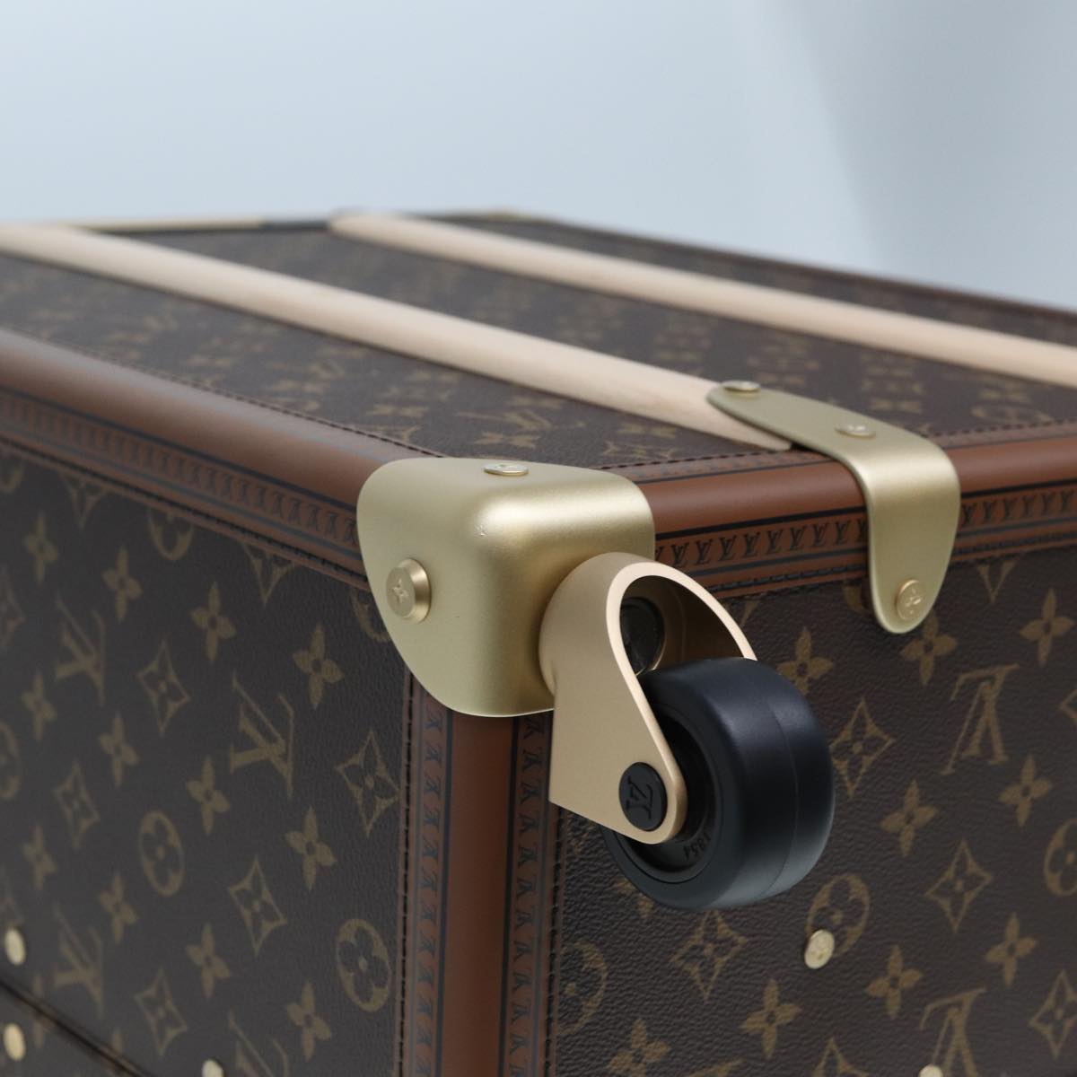 LOUIS VUITTON Monogram Rolling Trunk M20212 LV Auth 75137S