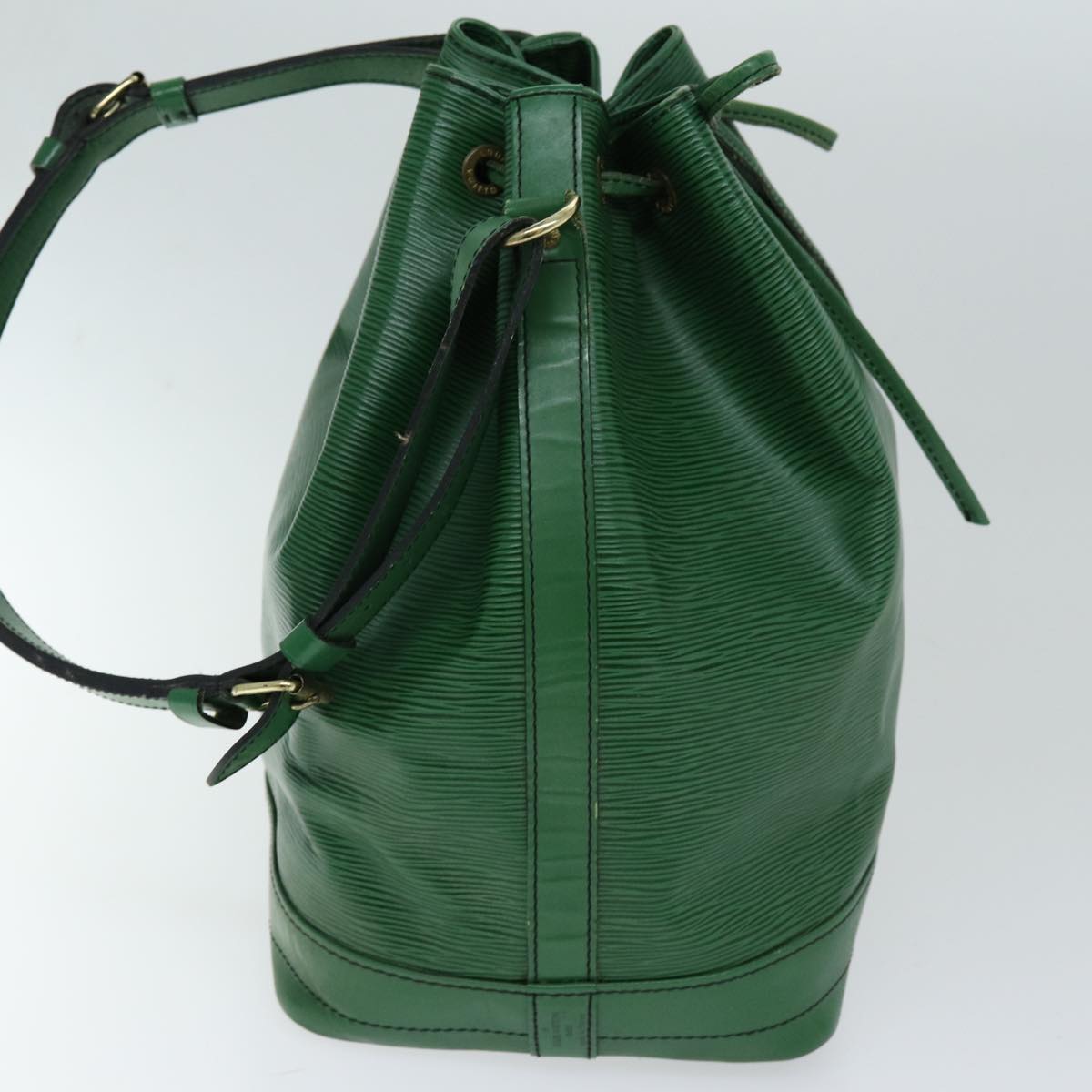 LOUIS VUITTON Epi Noe Shoulder Bag Green M44004 LV Auth 75184