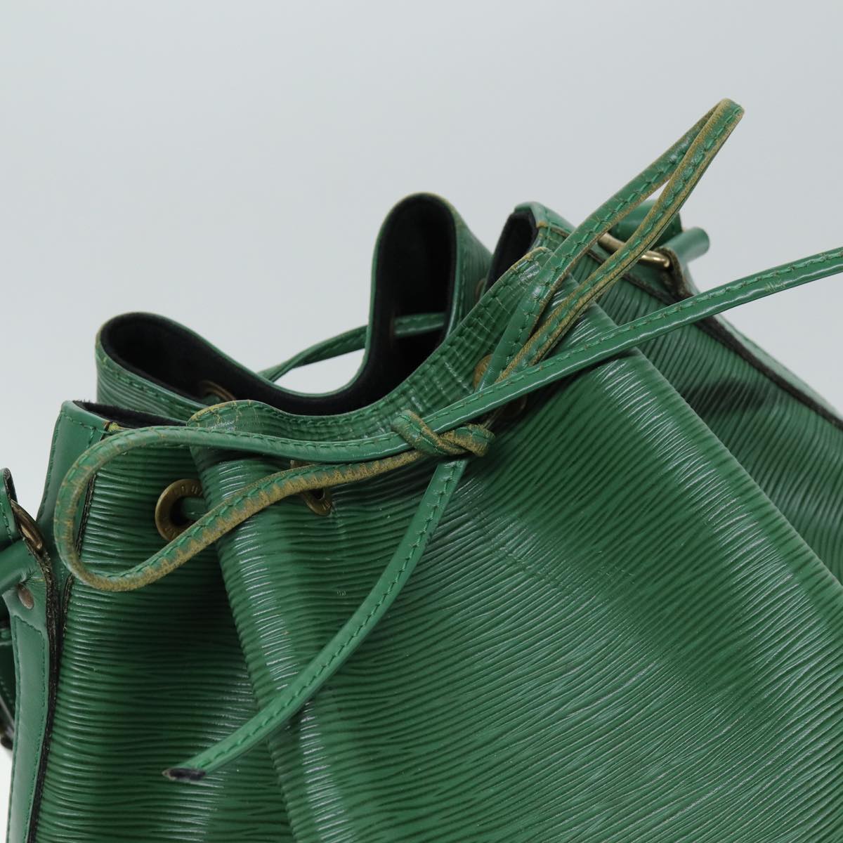 LOUIS VUITTON Epi Noe Shoulder Bag Green M44004 LV Auth 75185