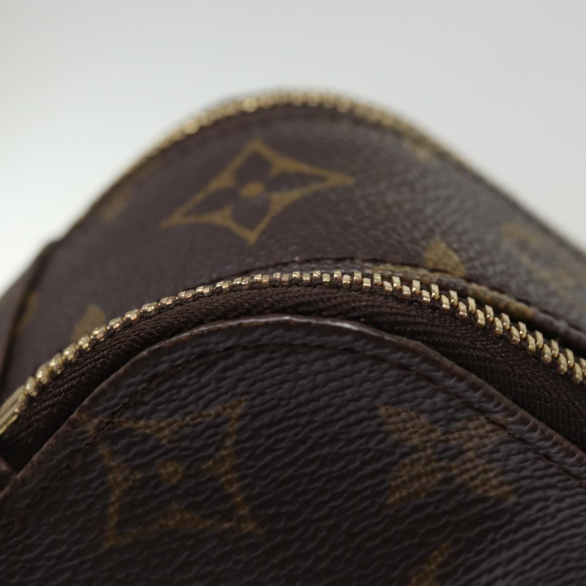 LOUIS VUITTON Monogram Trousse Brush MG Cosmetic Pouch M47505 LV Auth 75252