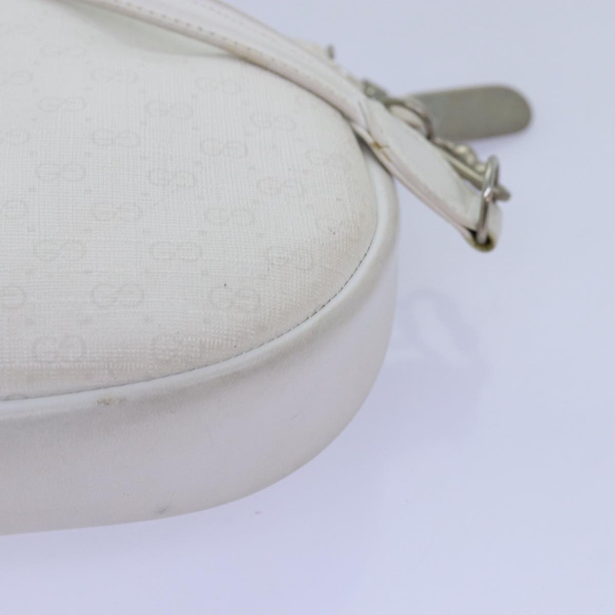 GUCCI Micro GG Supreme Shoulder Bag PVC Leather White Auth 75267